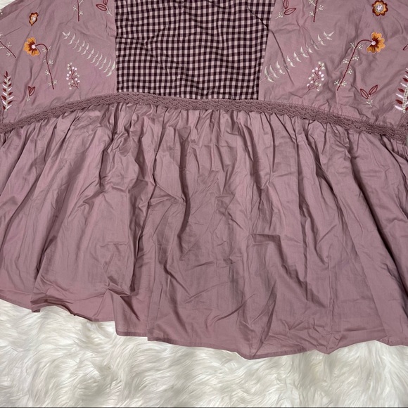 LOGO Lavish Boho Embroidered Blouse - Picture 5 of 11